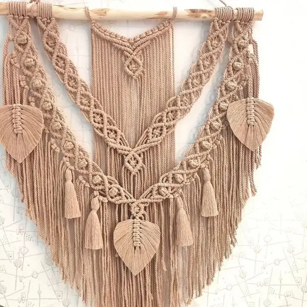 دیوارکوب مکرومه مدل حلقه ای سه برگاویز، رنگبندی به دلخواه کدسفارش محصول ۰۴۶۰