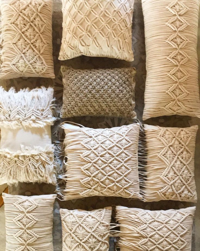 کوسن مکرومه در مدلها و رنگبندی مختلف